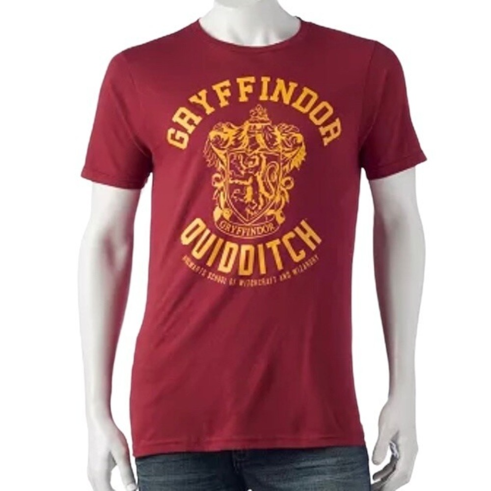 Harry Potter Gryffindor Quidditch Adult Medium T-SHIRT Hogwarts School‎ Red NWT